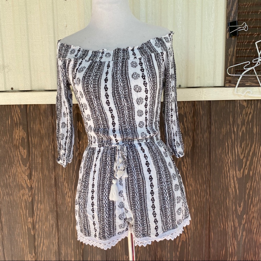 NWOT abercrombie & Fitch off shoulder romper sz XS